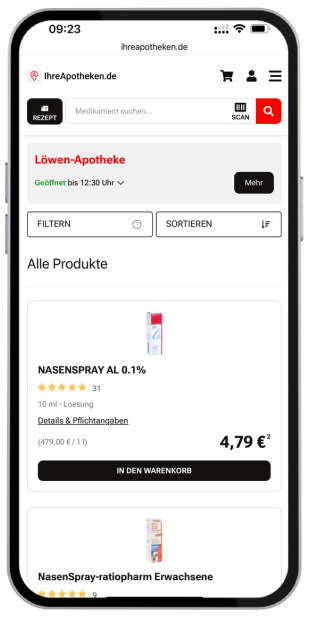 Der Bildschirm eines Mobiltelefons zeigt eine Seite einer Online-Apotheke mit Nasenspray für 4,79 € und Optionen zum Filtern, Sortieren und Hinzufügen von Artikeln zum Warenkorb.